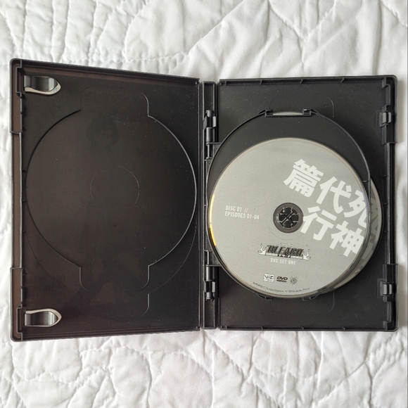 2/$20 🍀 Bleach: Set One - Picture 3 of 6